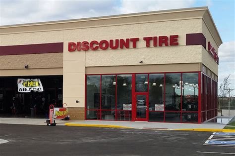 Discount tire 43rd avenue and bell - Tire Technician – Part-Time – 43rd Ave . Discount Tire. 7040 N 43rd Ave. Glendale, AZ, 85301 . Overview. The Tire Technician is the backbone of our success and is the first step in your journey with Discount Tire. Our Tire Technicians repair, install, and maintain tires on cars, trucks, and commercial vehicles. 